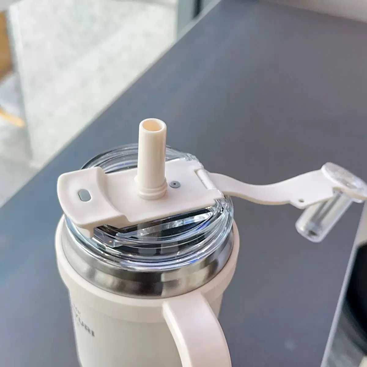 Large capacity handle stainless steel insulated cup cold cup car cup coffee cup travel cup J251025