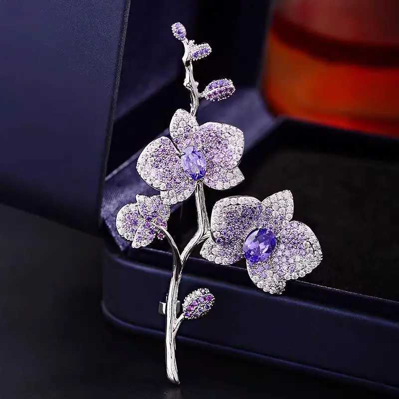 Orchid Butterfly Brooch Exquisite Floral Corsage Pin for Women Luxury Winged Bloom Jewelry Elegant SuitEvening Gown Accessories J251115
