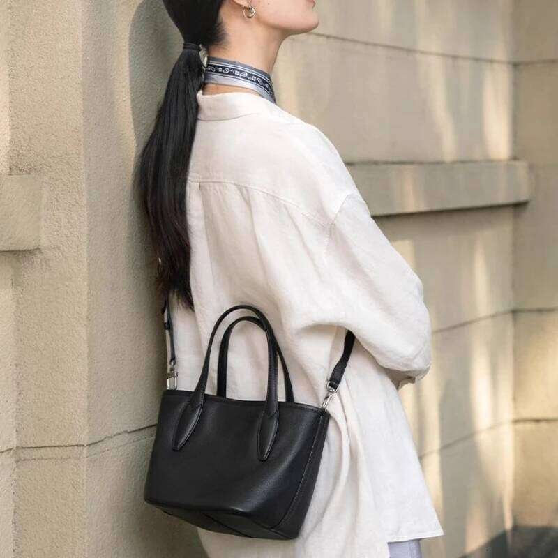 Women Large Capacity Commuter Vegetable Bucket Handbag Genuine Leather Tote Designer Female Shoulder Bags 251025