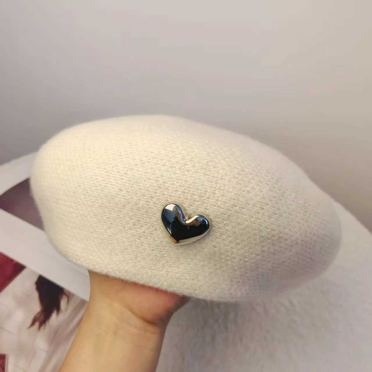 New Autumn Winter Beret Hat For Wen Large Solid Soft Wool Top Quty Warm Best Mahed Fashion Painter C Boina Gift Y251025