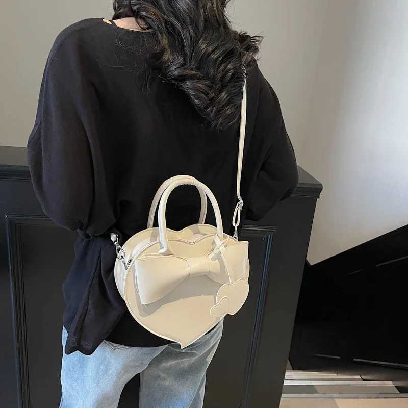 LEFTSIDE Small PU Leather Heartshaped Crossbody Bags for Women 2025 Spring Y2K Fashion Shoulder Bag Females Handbags and Purses Z251024