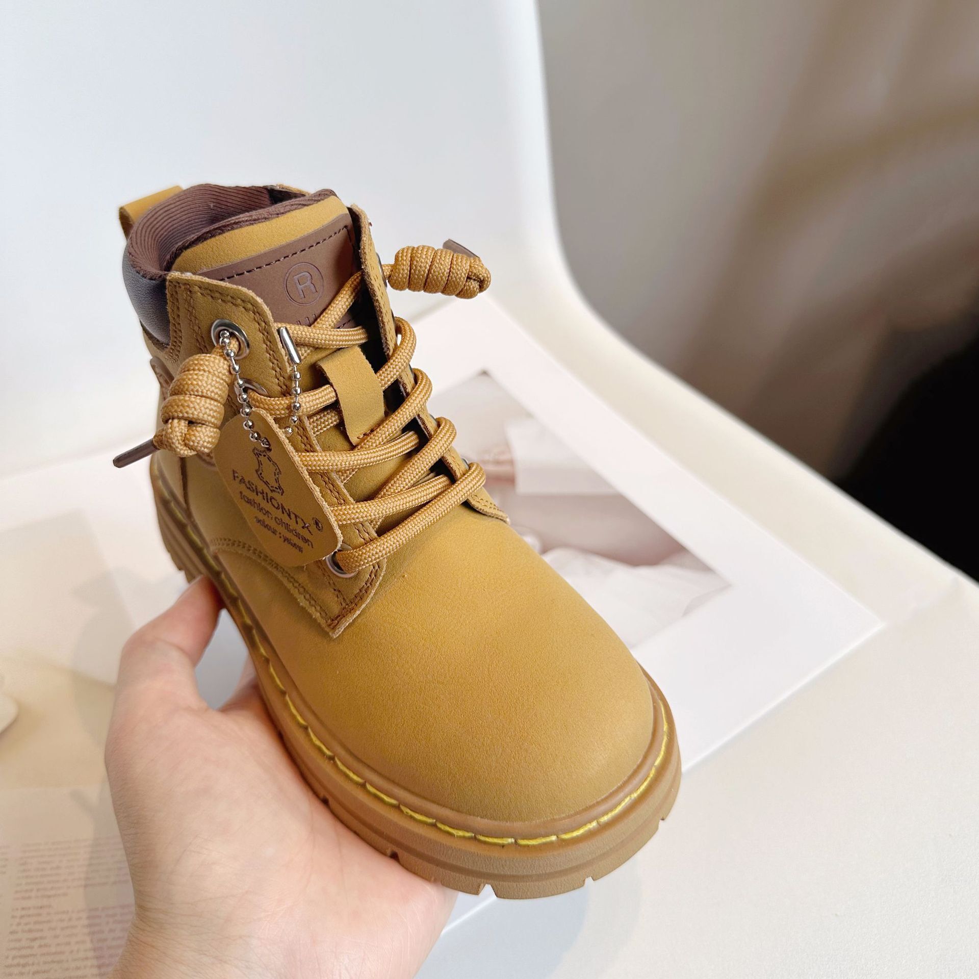 Children's shoe designer fashionable autumn and winter Martin boots genuine leather yellow boots desert boots double cotton boots