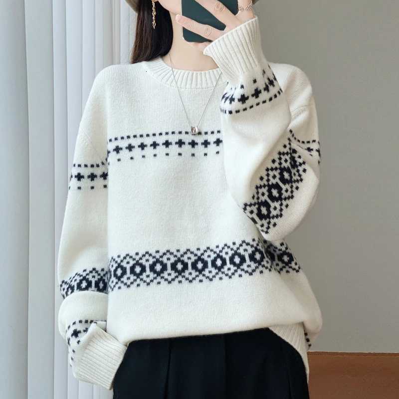 100 wool knitted pullover sweater hot selling Oneck jacquard sweater autumn and winter fashionable loose thick womens topT251025