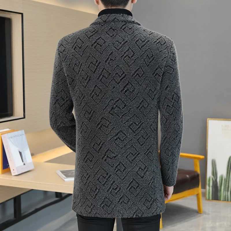 New Mens Fashion Slim Casual British Style Elegant Korean Version Slim Host Golden Eagle Velvet Thick Warm Medium Long CoatT251025
