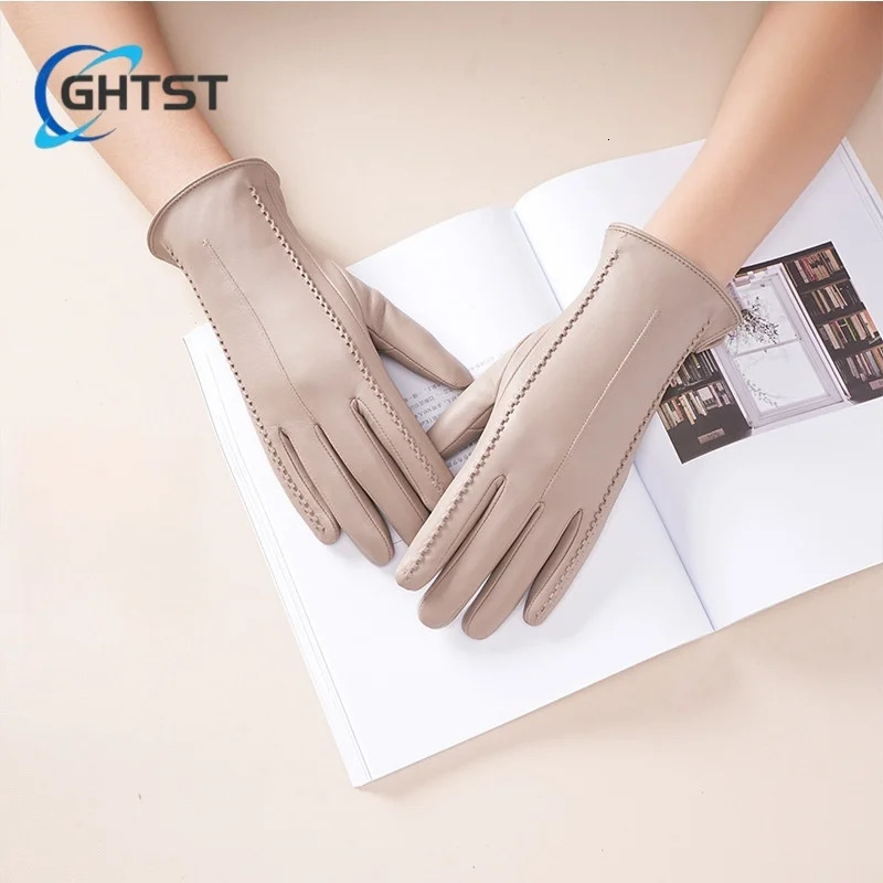 Lambskin leather Gloves for Women Winter Warm Plus Fleece Thickening Locomotive Windprorop Training Thickened Protection Cycling 251021