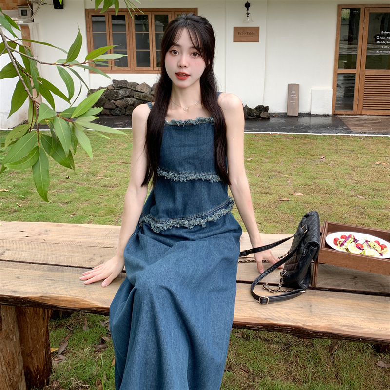 Summer 2025 new plus size women's unique dress designer retro tassel bead denim belt dress