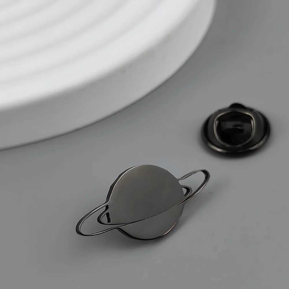 2025 18K goldplated stainless steel brooch planetary orbit design fashionable lapel pin gift for friends J251115