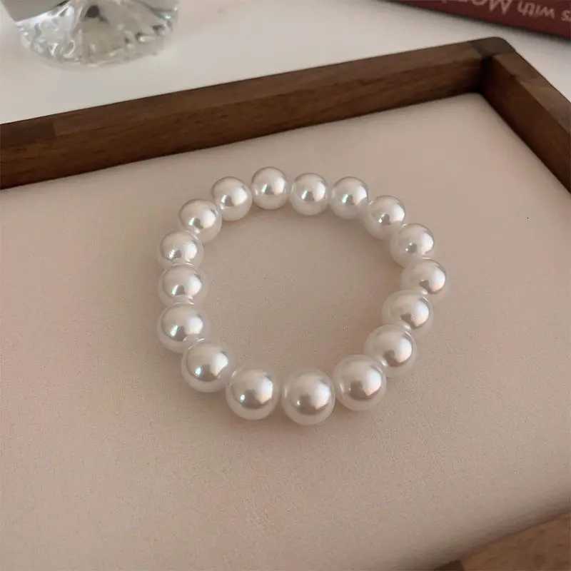 Elegant White Faux Pearls Beaded Bracelets for Wen Adjustable Elastic Rope Bracelet French Luxury Hands Jewelry AccoriesW251025