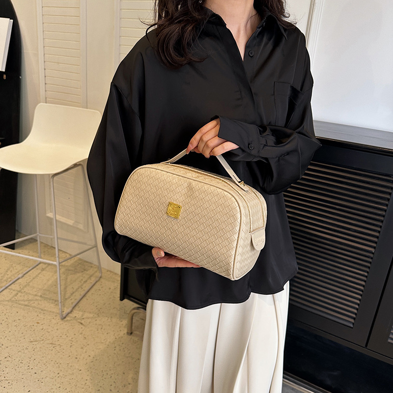 Luxury Brand Designer Bag Large Capacity Portable Makeup Bag For Women, Ins Style, High-End Feel, New Trendy Travel Waterproof Cosmetic Toiletry Organ