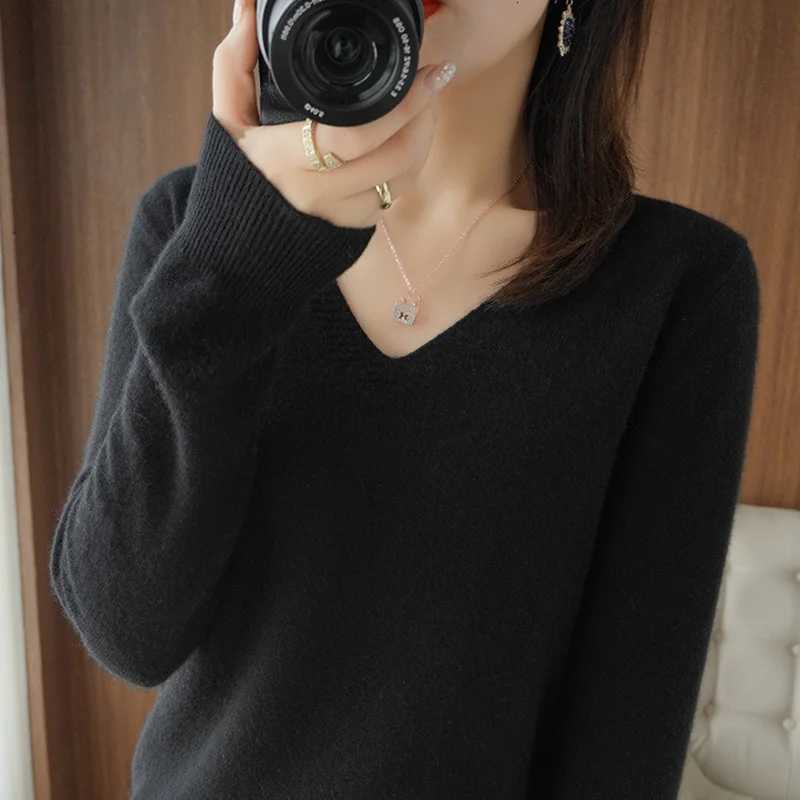 Womens Warm Vneck Pullover Knitted Sweater Korean Fashion Longsleeved Loose Thin Inner Top Autumn and Winter NewT251025