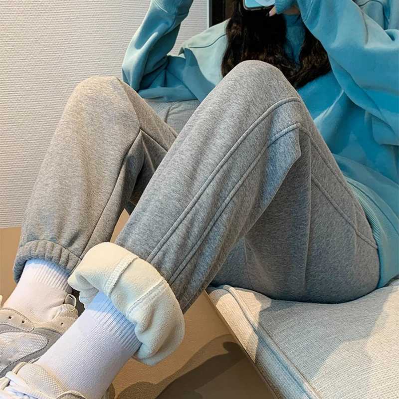 Sporty Elastic High Waist Trousers Women 2025 Winter Fashion FleeceLined Sweatpants Woman Loose Black Gray Thick Casual PantsT251025