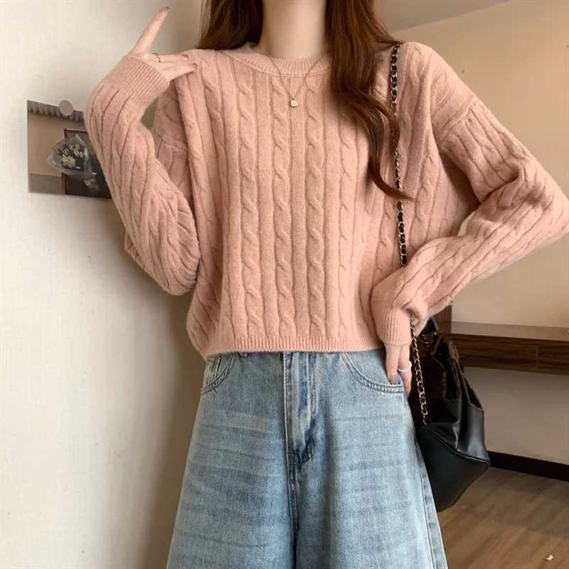 Round Neck Longsleeved Pullover Sweater for Women in Autumn Winter Short Style Knitted Base Shirt to Make Them Look Slim TopT251025
