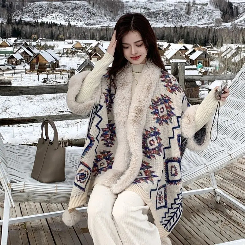 Ethnic Style Vintage Shawl Cloak Thick Furry Edge Warm with Ball Travel Shawl Women Ponchos Autumn and Winter Capes Scarf Women 251024