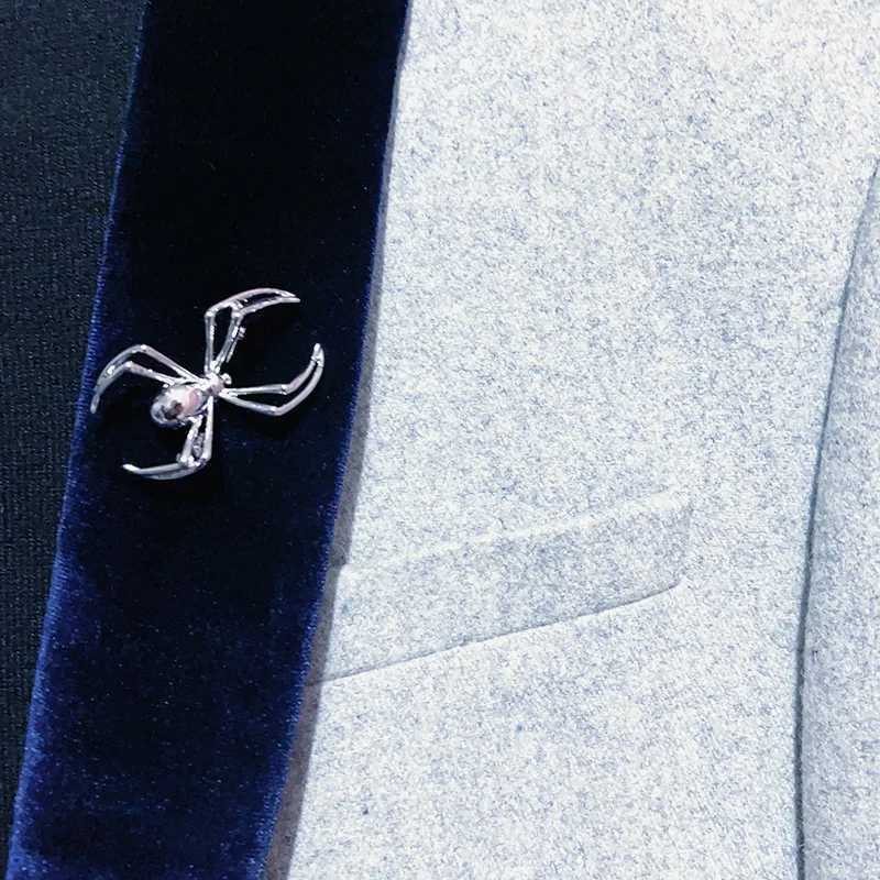 Exaggerated Creative Spider Brooch Metal Insect Badge Trend Pin Men Women Party Clothing Scarf Collar Accessories J251115