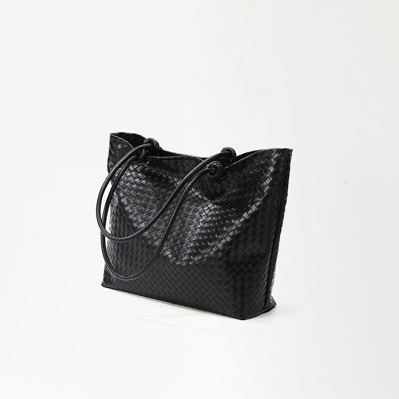 Luxury Brand Designer Bag New Niche Woven Bag For Women, Fashionable Versatile Handbag And Shoulder Bag, Large Capacity Commuting Tote Bag