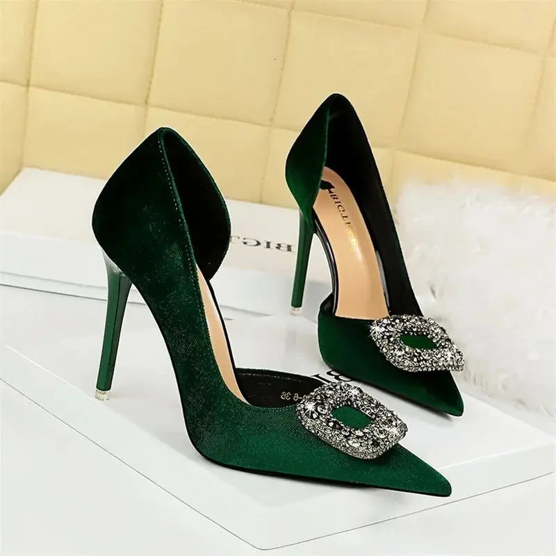 Women Super High Heels Velvet Pumps Shallow Mouth Pointed Toe Side Hollow Mental Rhinestone Crystal Buckle Purple Shoes 251022