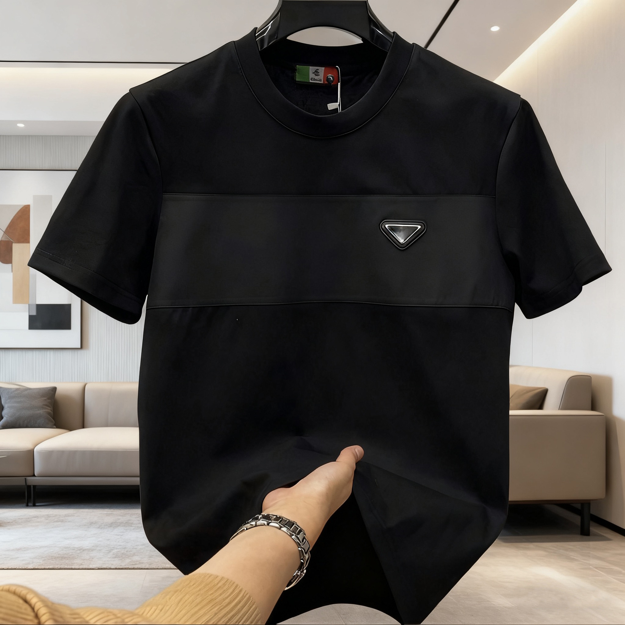 26 trendy summer new casual men's short sleeve T-shirt temperament fashion Joker solid color luxury T-shirt half sleeve shirt.