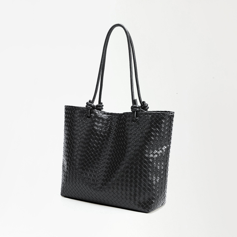 Luxury Brand Designer Bag New Niche Woven Bag For Women, Fashionable Versatile Handbag And Shoulder Bag, Large Capacity Commuting Tote Bag