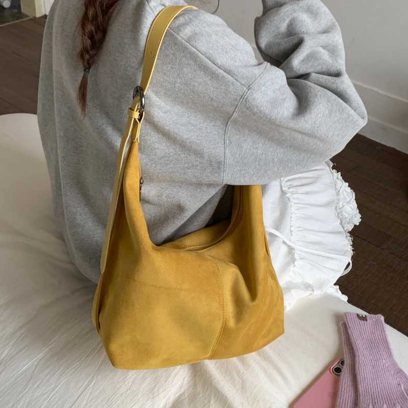 LEFTSIDE Design Large PU Leather Hobo Underarm Bags Lady Winter Shoulder Bag for Women 2025 Winter Trend Y2K Handbags and Purses Z251024