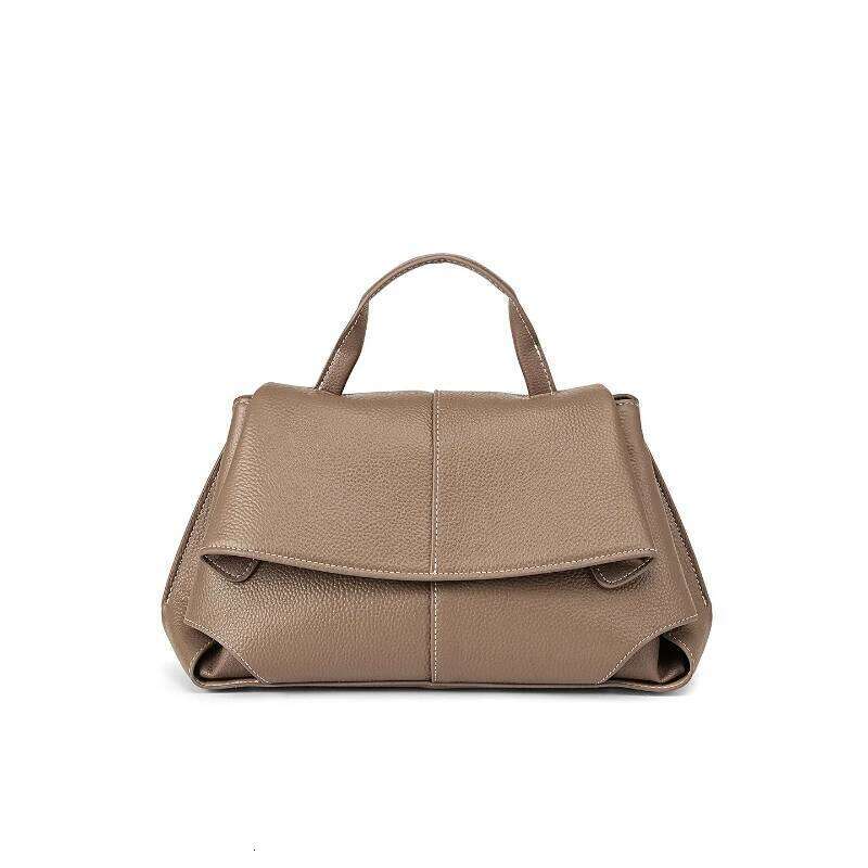 Women's Genuine Leather Shoulder Niche Design Girls Fashionable Light Crossbody Bags For Female Travelling Commuter 251023 1025