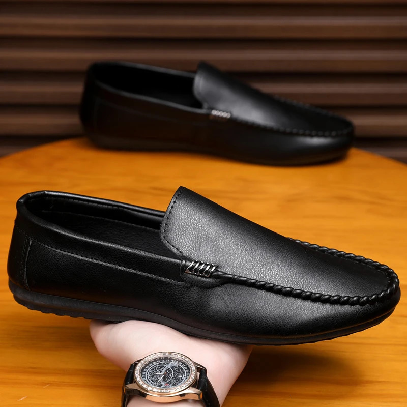 Genuine Leather Breathable Slip on Men Driving Shoes Italian Men Loafers Men Casual Shoes Moccasins Chaussure Homme 251023
