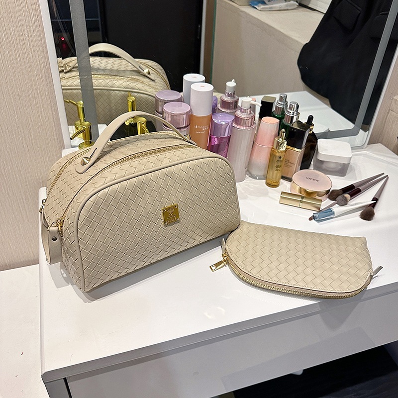 Luxury Brand Designer Bag Large Capacity Portable Makeup Bag For Women, Ins Style, High-End Feel, New Trendy Travel Waterproof Cosmetic Toiletry Organ