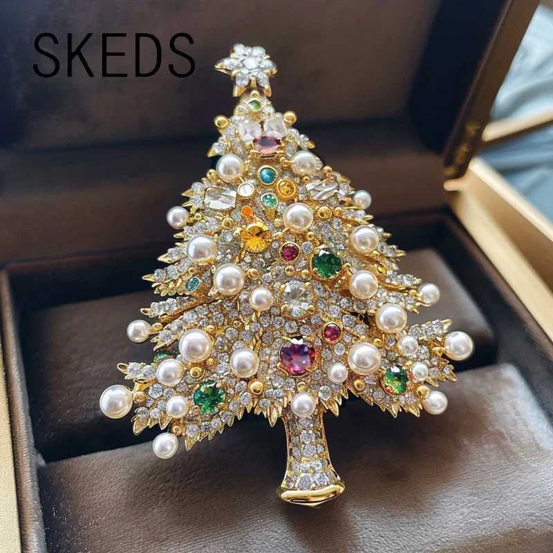 Women Men Luxury Crystal Christmas Tree Pearl Brooch Jewelry Classic Vintage Unisex Party Banquet Pin New Yearl GiftY251025