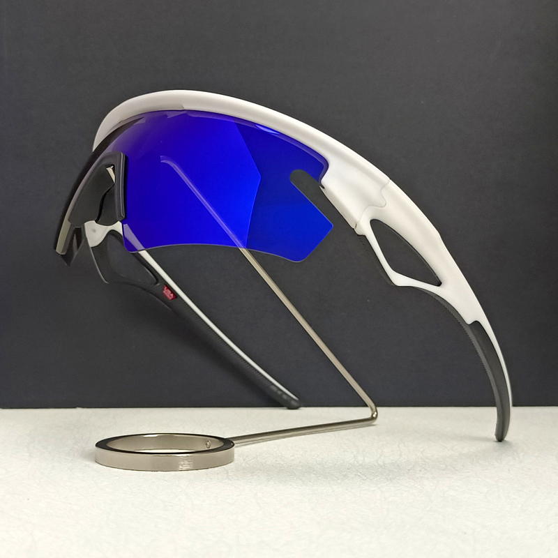 New sports and fashionable cycling sunglasses, outdoor sunshade and anti glare sunglasses, cool driving sunglasses