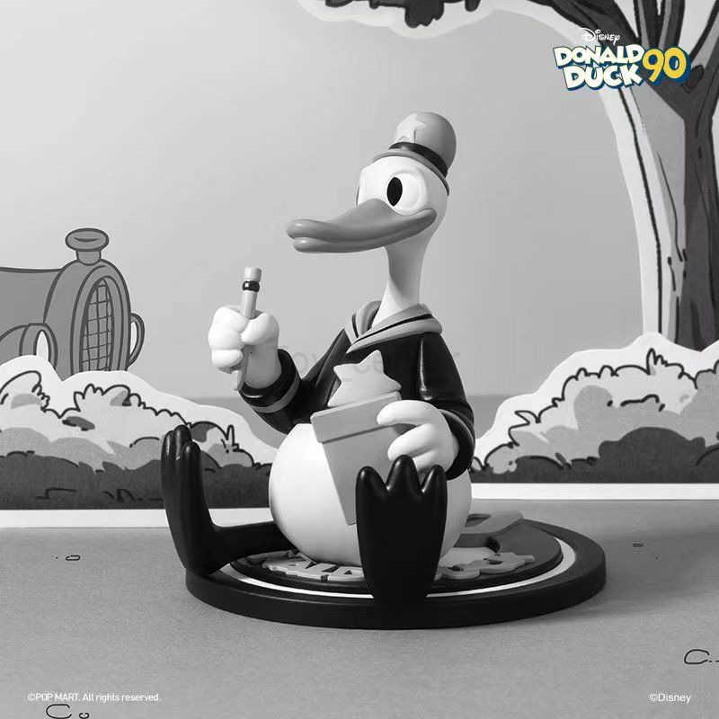 Disney POPMART Donald Duck 90th Anniversary Series Blind Box Bubble Mart Cute Ornament Trendy Toy Figurine H251025