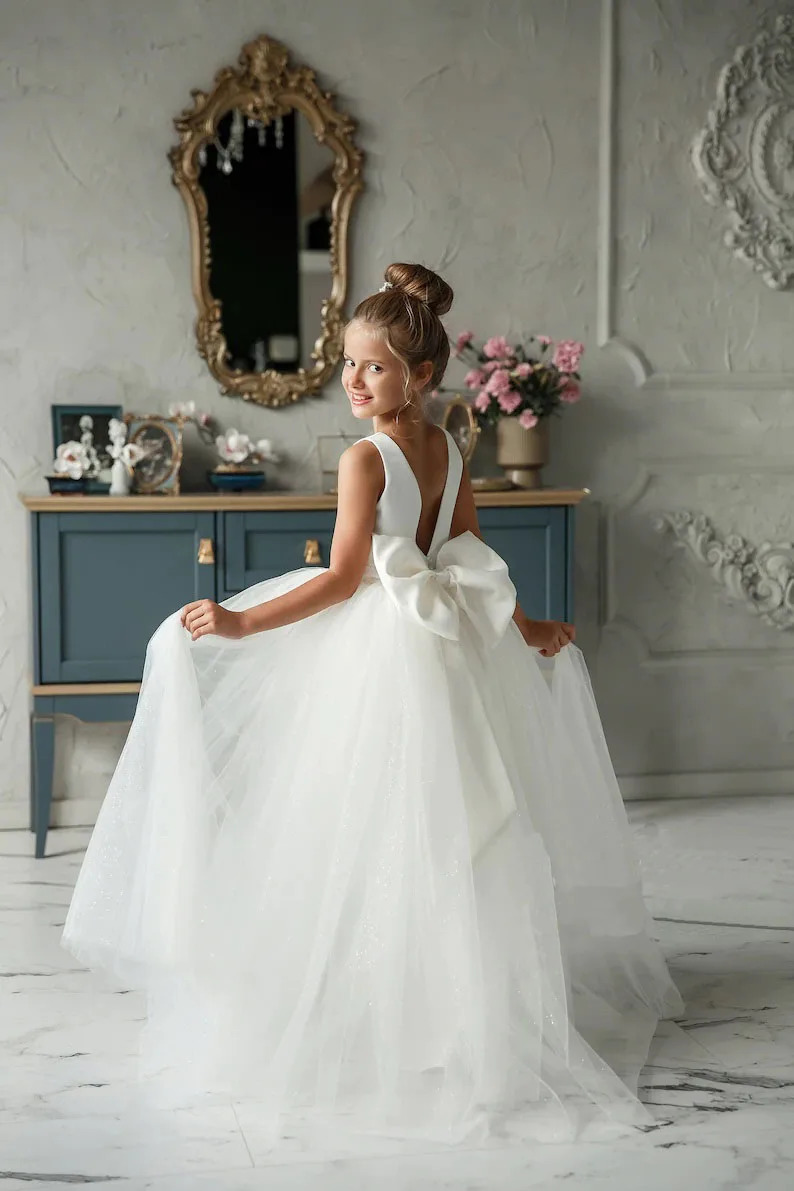 BABYONLINE White First Communion Dress Sparkly Tulle Princess Gown Bow Back Kids Flower Girl Dresses For Wedding Party 251023