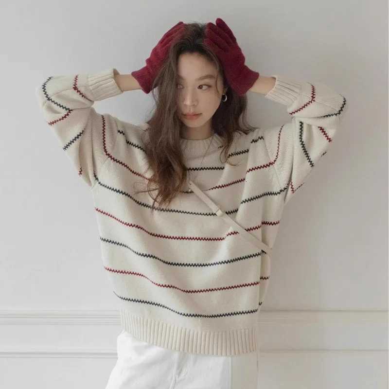 2025 Autumn Korean Striped Oneck Sweater for Women Casual Loose Knitted Top Elegant Long Sleeved Sweater Preppy Style KnitwearT251025