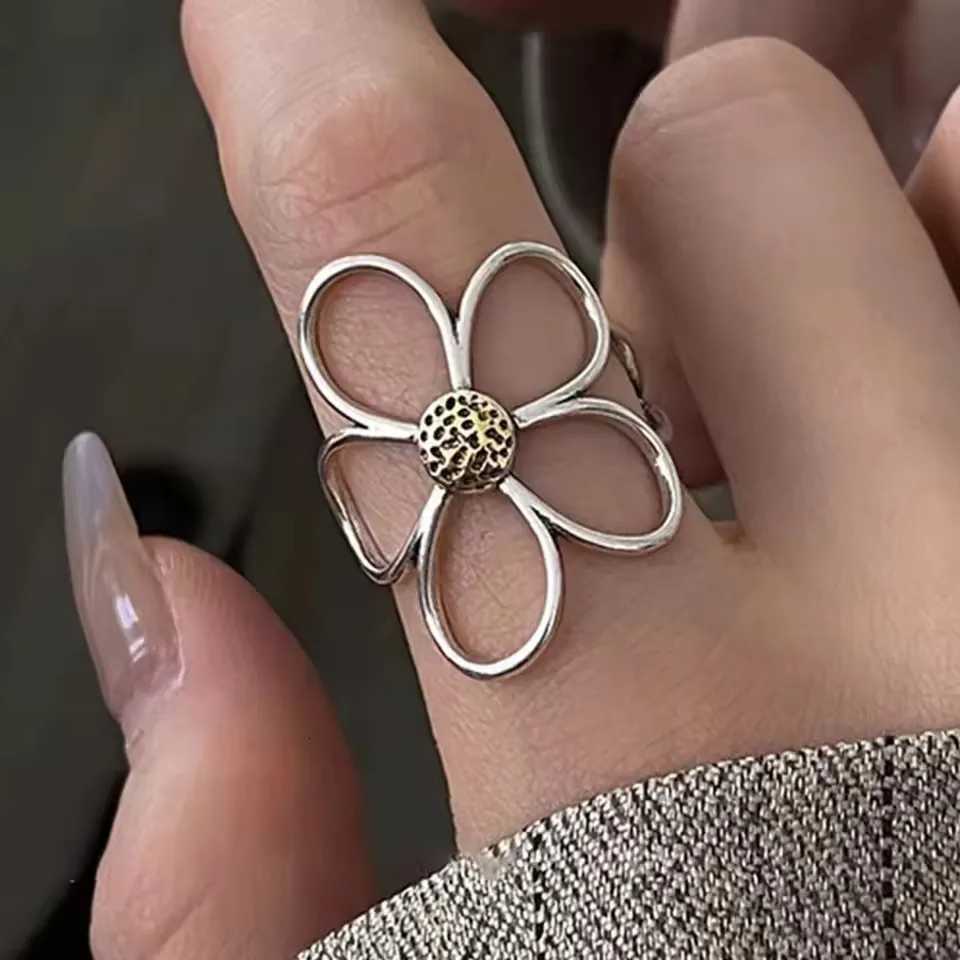 VENTFILLE 925 Sterling Silve Flower Ring for Women Gift Hollow Out Design Retro Hip Hop Versatile Jewelry Party Gift DropshipXJ251025