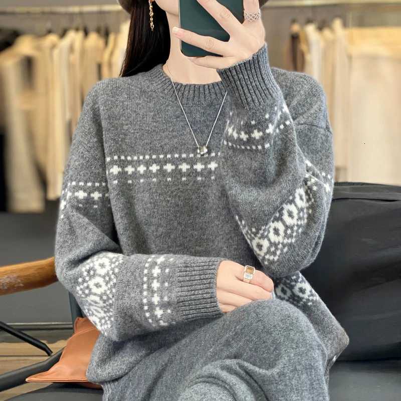 100 wool knitted pullover sweater hot selling Oneck jacquard sweater autumn and winter fashionable loose thick womens topT251025