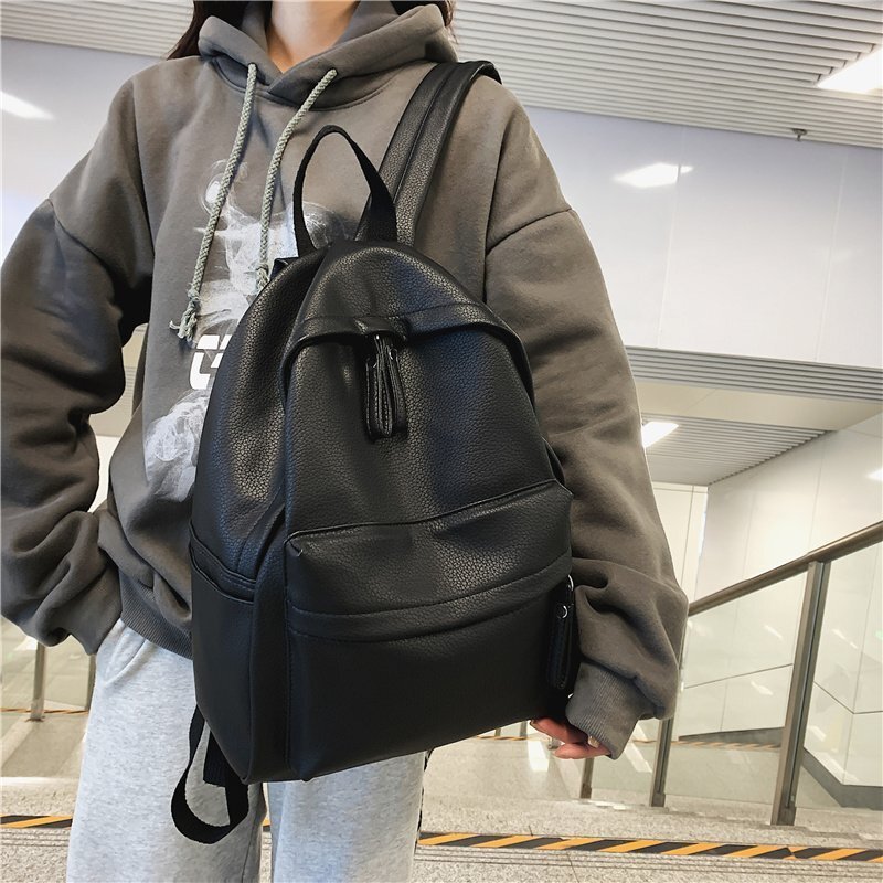 New designer male and female student backpacks, fashionable shoulder bags, casual and fashionable couple backpacks