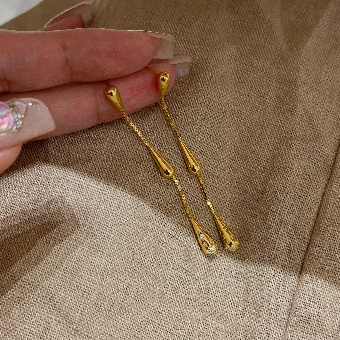 TaiYang New Gold Teardrop Fringe Earrings, Titanium Steel Lightweight Statement Ear Threads for Women