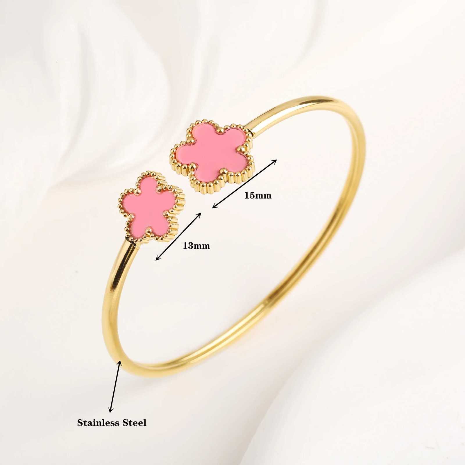 New Design Lucky StainlESS Steel FIve leaf Flower Bangle Ring Jewelry Set for Women Waterproof Fashion Jewelry Party Gift XJ251025