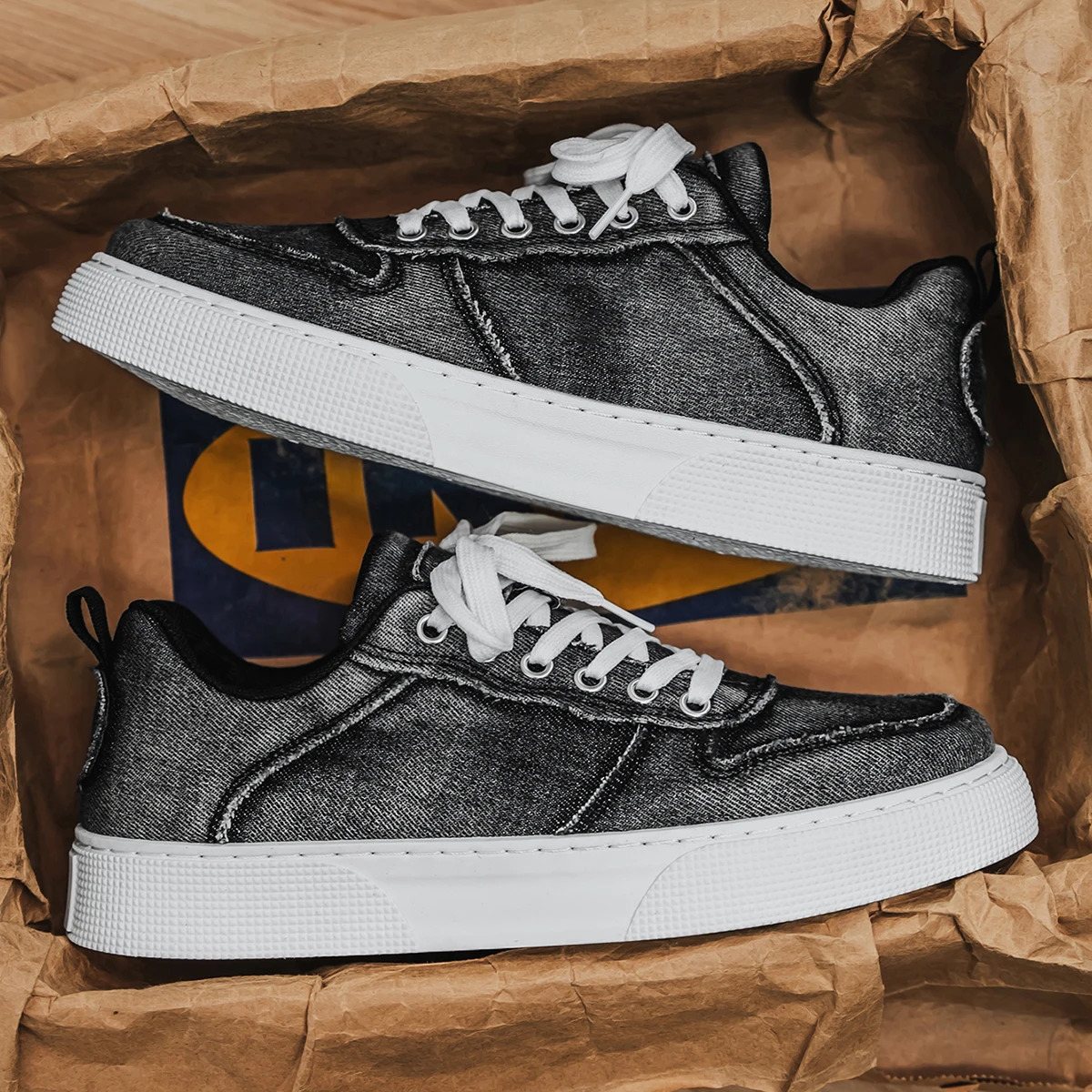 mens casual sneakers trendy versatile fashionable durable skateboarding shoes canvas shoes large size mens sho 251023