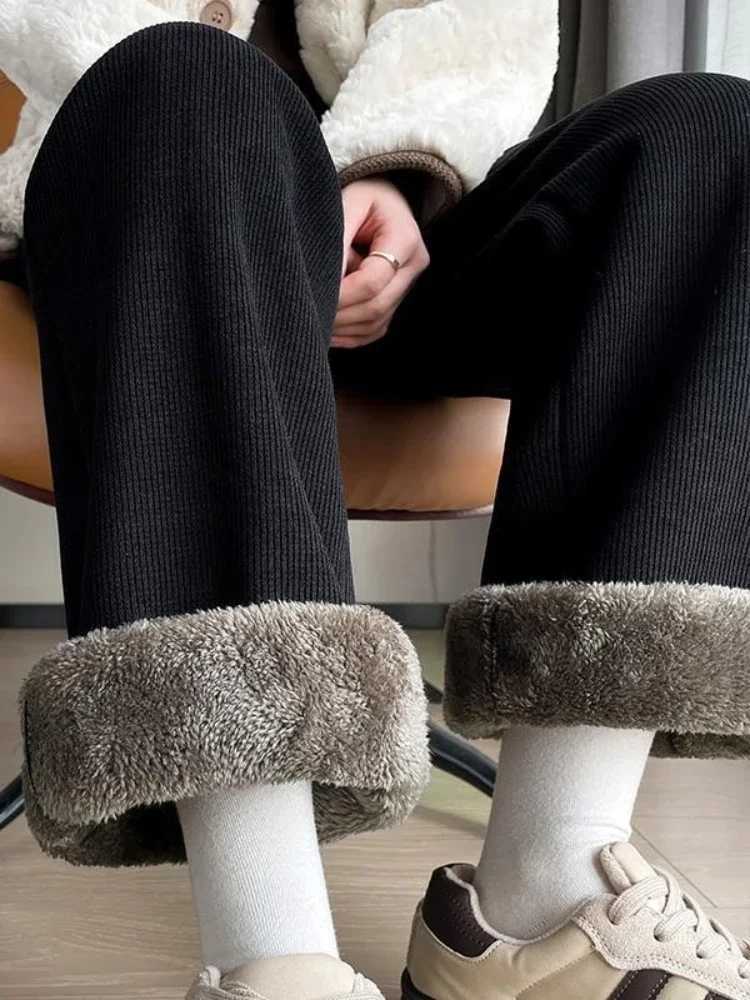 2025 New Autumn and Winter Fashion Versatile and Stylish High Straight Leg Fleece Lined Thick Comfortable Wide Leg PantsT251025