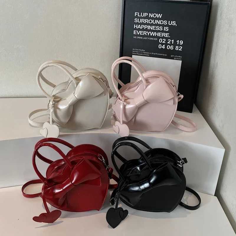 LEFTSIDE Small PU Leather Heartshaped Crossbody Bags for Women 2025 Spring Y2K Fashion Shoulder Bag Females Handbags and Purses Z251024
