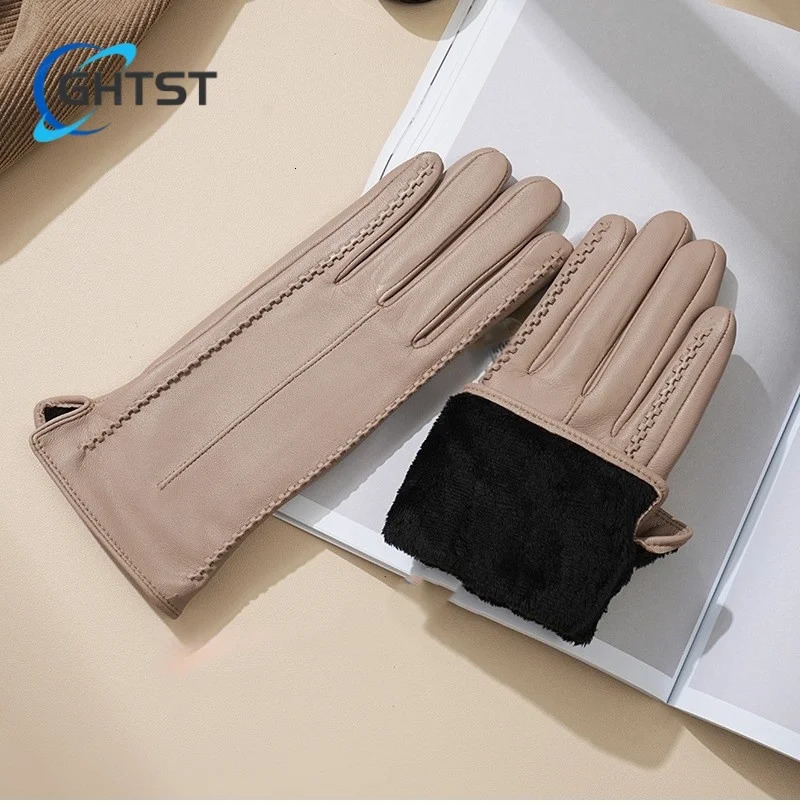 Lambskin leather Gloves for Women Winter Warm Plus Fleece Thickening Locomotive Windprorop Training Thickened Protection Cycling 251021