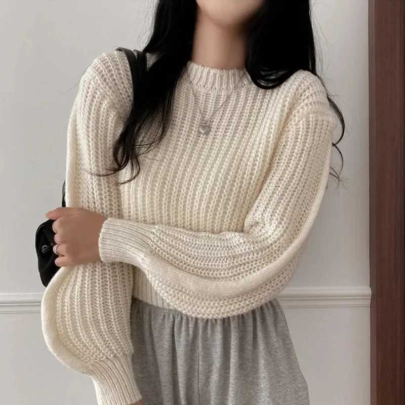 Autumn and Winter Womens Clothing Elegant Short Lantern Sleeve Sweater New Round Neck Pullover Solid Color Slimfit KnitwearT251025
