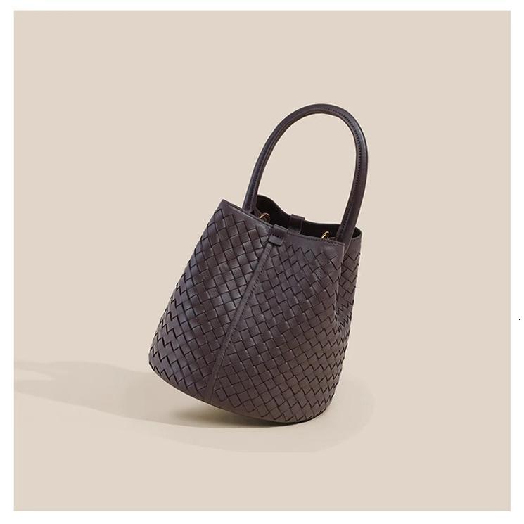 Luxury Brand Designer Bag Women's Bag 2025 New Fashion Sheepskin Woven Bag Large Capacity Basket Bucket Bag Handheld Shoulder Crossbody Bag