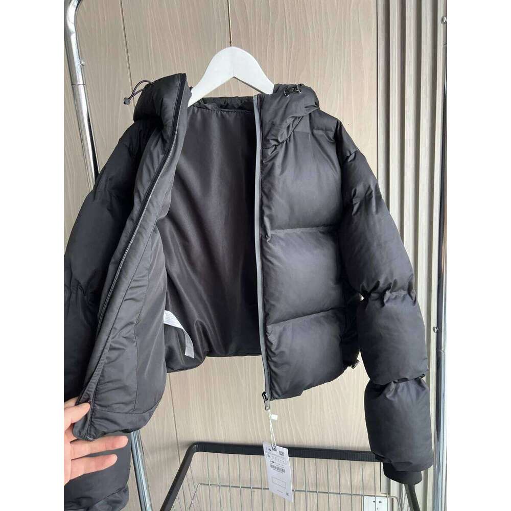 Fall/Winter 2025 New Women's Short Hooded Thick Cotton Jacket Pressed Rubber Sports Coat