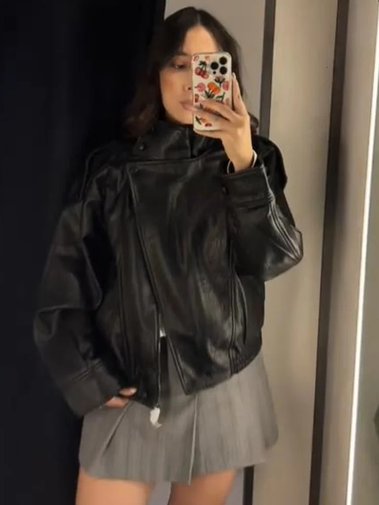 Street PU Leather Loose Jacket Women Fashion Solid Full Sleeve Stand Collar Single Breasted Coats Female Autumn Lady Coat 251020