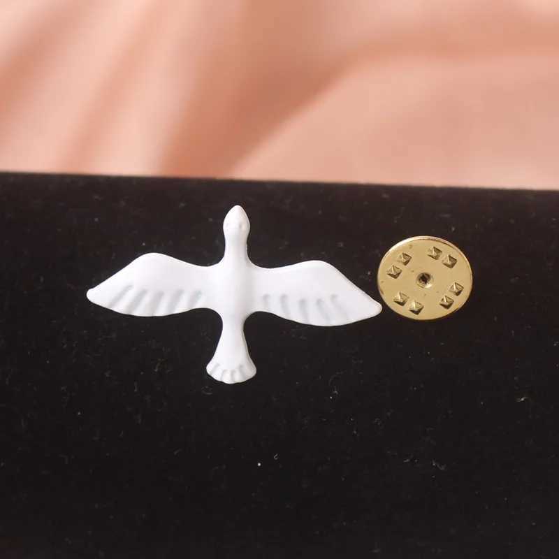 Peace Dove Womens Brooch Lapel Pin Collar Jewelry Anime Badges Halloween Christmas Gift Anime Pins New Year Fashion Brooches J251115