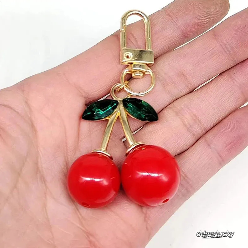 Trendy Alloy Cherry Keychain Charm Accessory Womens Bag Car Pendant Adornment Individualized Decoration For Women 240829 Ddmylucky