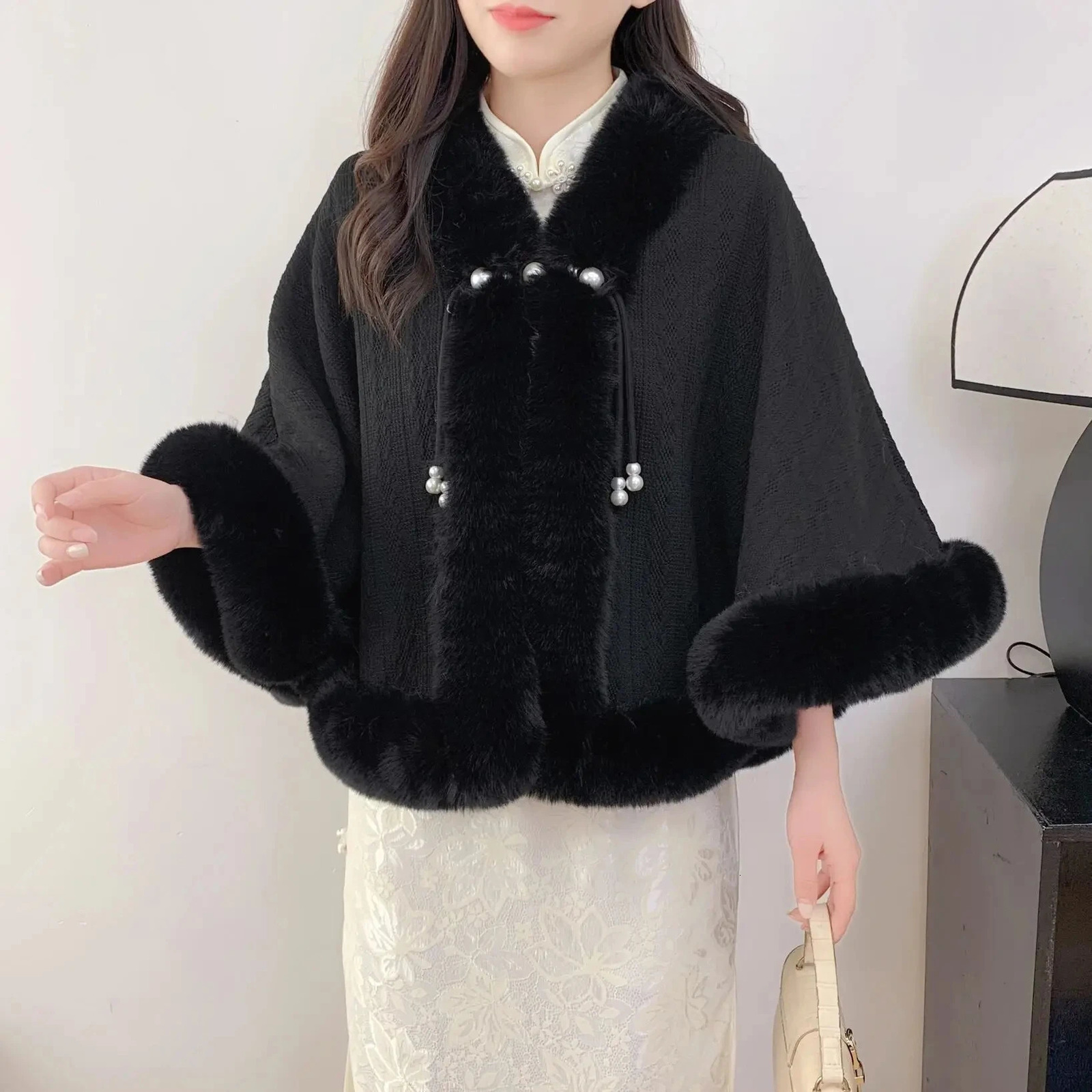 Poncho Cloak Shawl Womens Autumn Winter Short Print Plush Thickened Rabbit Fur Collar Cheongsam Wedding Cape Coat 251024