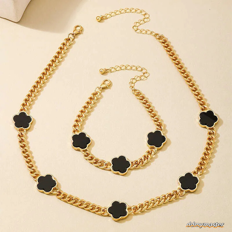 Necklaces For Women: Elegant Five-Leaf Clover Jewelry Set - Gold-Tone Metal Chain Necklace, Bracelet & Earrings For Banquets Ddmymaster