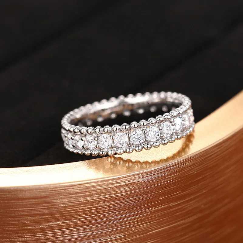 925 Sterling Silver Simple Rings for Women Shiny Single Row Cubic Zirconia Exquisite Finger Ring Charms Party Jewelry GiftsXJ251025