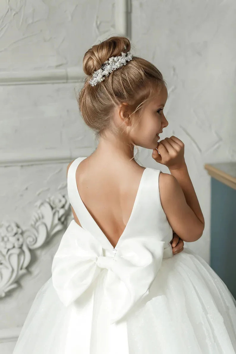 BABYONLINE White First Communion Dress Sparkly Tulle Princess Gown Bow Back Kids Flower Girl Dresses For Wedding Party 251023